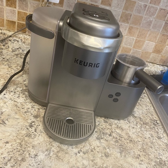 Keurig Single Serve Coffee, Latte&Cappuccino Maker